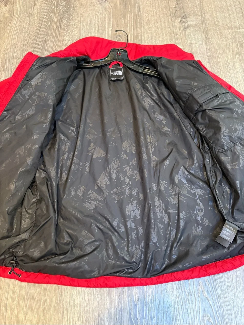 The North Face Men’s Primaloft Red Jacket Size Medium